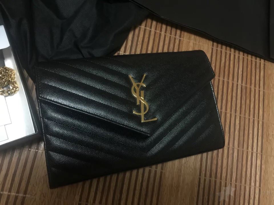 ysl信封包包内有编码吗？